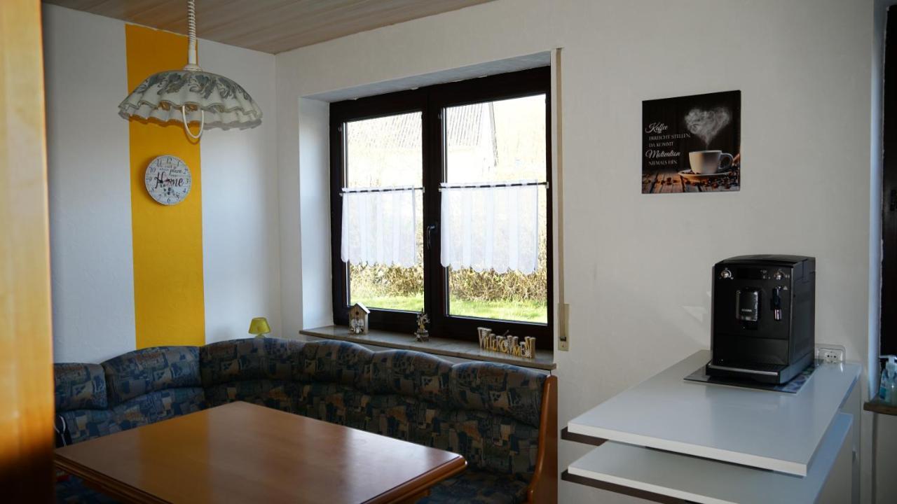 Grosszuegige Wohnung Mit Terrasse Und Gartenzugang - Das Komplette Erdgeschoss Bindlach Exterior foto